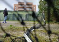 Las dos pistas de tenis de San Vicente se encuentran en un estado lamentable. 