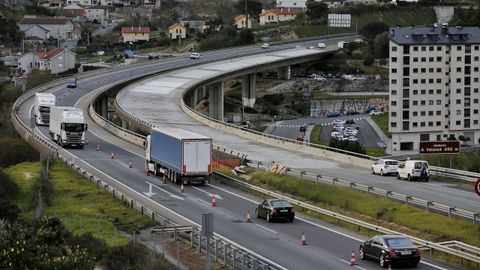 El viaducto de A Valenz�, en la A-52, se reforz� en el 2023.