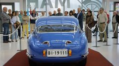 Visita de suscriptores de La Voz al Museo de Automoción e Historia de Arteixo