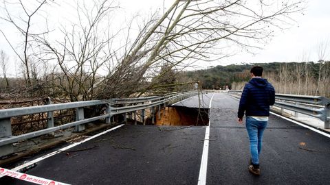 La carretera C-35 a su paso por el Pont de Ferro en Hostalric.