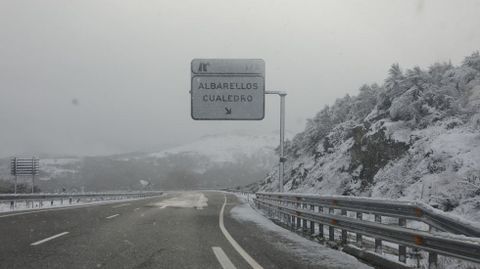 Nevada en la autova A-52 alta de As Estivadas