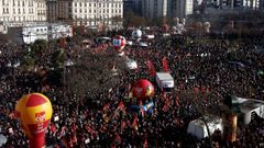 Vista de la manifestaci�n contra la reforma de las pensiones en Par�s.