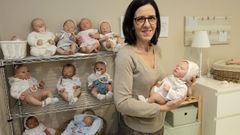 Luc�a Juncal con sus mu�ecos reborn