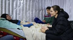 Jolie visita a refugiados sirios en L�bano
