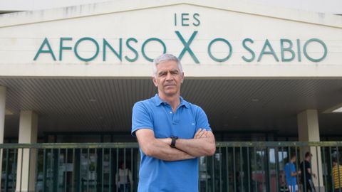 Jos� Antonio Mart�nez, � profesor de Historia do instituto da Barcala