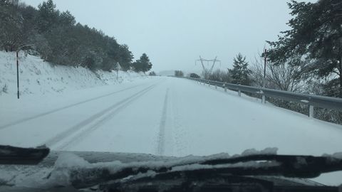 La subida al Alto do Poio solo se puede realizar con cadenas
