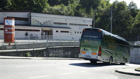 El pleno pidió la inclusión en el área de transporte metropolitano de Ourense
