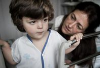 Nacho padece s�ndrome de Dent y su madre est� empe�ada en buscar ayuda para hallar su curaci�n.