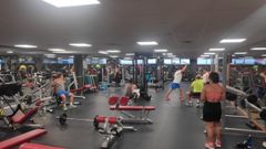 Gimnasio del complejo de la piscina de Cee, que cada vez tiene m�s abonados. 