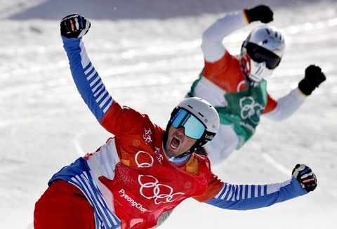 El franc�s Pierre Vaultier celebra su primer puesto. Detr�s se ve a Regino Hern�ndez, tercero. 