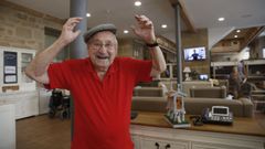 Eugenio �lvaro fue el gran animador de sus compa�eros de la residencia de mayores