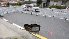 El socavn en Mdico Ballina afecta a uno de los carriles de circulacin