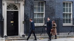 Cargos del Gobierno llegan a Downing Street