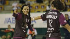 El Envialia jug con su equipacin feminista, de color morado y con los  nombres de las madres de las jugadoras en el dorsal