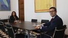 La consejera de Presidencia, Laura Vilagr�, recibi� en su despacho al ministro de la Presidencia, F�lix Bola�os, el pasado 24 de abril en el Palau de la Generalitat.