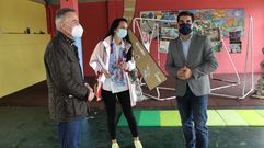 El�as Rodr�guez en una visita reciente al CEIP Virxe do Cami�o, que ser� rehabilitado por la Xunta en breve