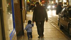 A un vecino de A Coru�a le retiraron la custodia porque a su hijo lo cuidaban los abuelos