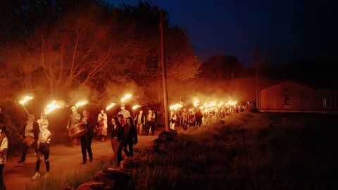 Percorrido nocturno por Ni�odaguia dentro da fornada tradicional.