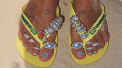 Las chanclas tuneadas es una de las tendencias�del verano: as� las lleva Rita Matos