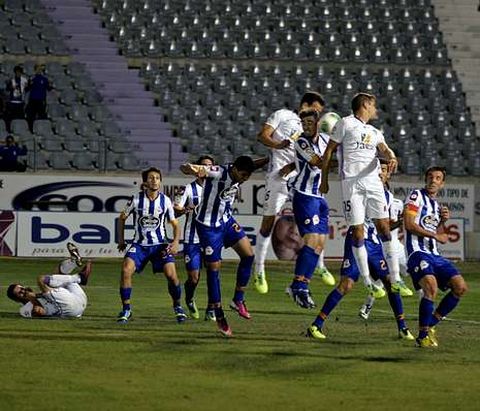 El D�por encaj� a bal�n parado los dos goles que lo apearon de la Copa en octubre en Ja�n.
