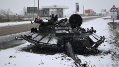 Un tanque ruso destruido y abandonado en las afueras de J�rkov.
