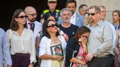 Familiares de las v�ctimas, durante el homenaje a las v�ctimas del atentado del 17A en su 9� aniversario.