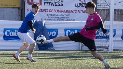 Carballo. Estudiantes de segundo de bachiller de los institutos Monte Neme e Isidro Parga Pondal armaron un buen torneo en As Eiroas el s�bado