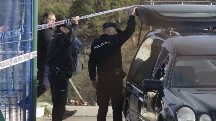 Momento del traslado del cad�ver de ni�o encontrado muerto en Ceuta