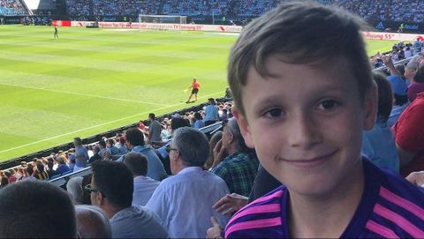 Mateo Sobral, como espectador en un partido en Bala�dos.
