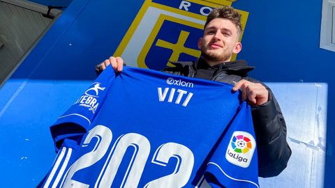 Viti Rozada, con la camiseta del Oviedo