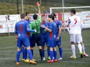 Los azulones se quedaron con diez en la segunda parte. 