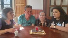 El equipo de Casa Mosqueira con Ernesto y Teresa, a la derecha de todo