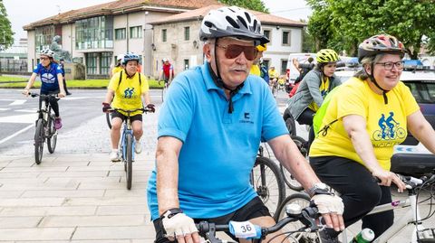 Mario Alfonsn fue el ciclista ms veterano que particip este fin de semana en el Da da Bicicleta de Padrn, que congreg a 80 personas de todas las edades (la menor de ellas, tena tan solo 1 ao).