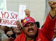 Seguidores de Hugo Ch�vez se manifiestan ante la Asamblea Nacional para apoyarlo.