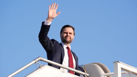 Vance, abadonando Islamabad