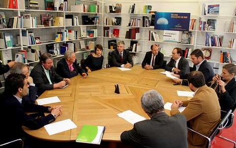 Alcaldes de Deza, Tabeir�s y Conca do L�rez se reunieron ayer con Mato, Santiago Lago y Luc�a Ferreira.