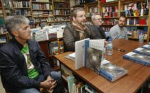 Cotelo, S�nchez Rei, Freixeiro e Maceira, onte, na librar�a Bra�as Verdes. 