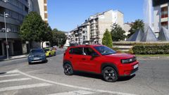 Caravana comercial del nuevo Fiat Grande Panda por las calles de Ourense