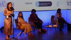 La alcaldesa de A Coru�a, In�s Rey, en su intervenci�n en el encruentro profesional