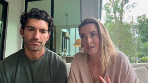 Justin y Emily Baldoni en el video publicado en sus redes sociales