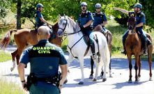 Los agentes patrullan desde el amanecer por los montes de toda la provincia, dentro de la Operaci�n Lumes. 