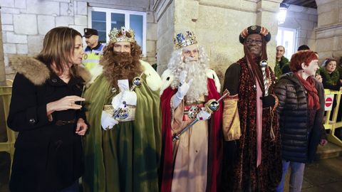 Los Reyes Magos fueron recibidos por la alcaldesa, Lara Mndez, y por Maite Ferreiro.