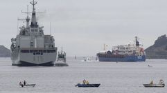 El �Cantabria� saliendo de la r�a de Ferrol 