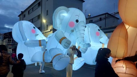 Las figuras de elefantes y osos llamaron la atenci�n del p�blico