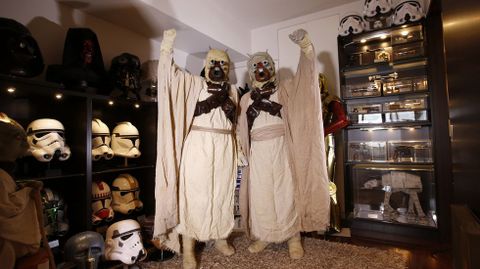 Yusuke Yamana, y su mujer Anna, disfrazados como moradores de las arenas.