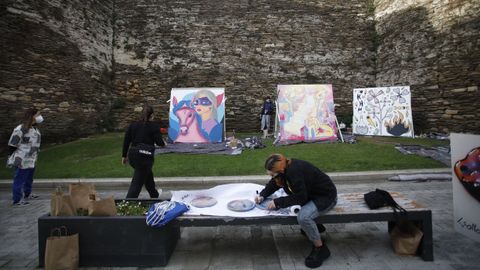 As vivi Lugo su sbado confinado: paseos, compras y poca vida en la hostelera