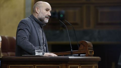 El diputado del BNG, Nstor Rego, este jueves en el pleno del Congreso