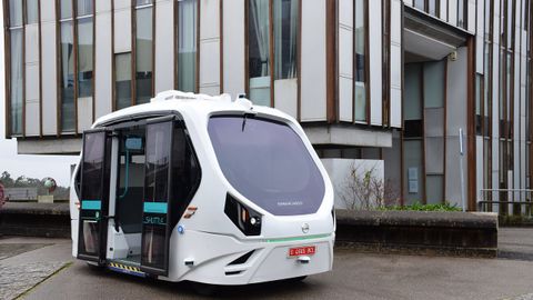Un autob�s aut�nomo que recorre el campus de Vigo