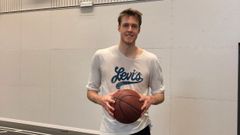 Nick Spires regres� a Suecia