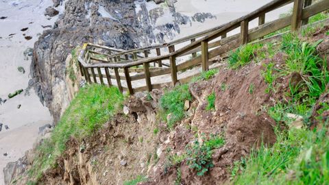 Riesgo de desprendimentos en los acantilados de Ares